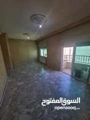  1 شقه فارغة - الرابية - 2نوم - قرب الخدمات