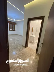  18 شقة في زاوية الدهماني خلف شيل الفوانيس 3 حجرات وصالون و 3 حمامات ومطبخ للبيع