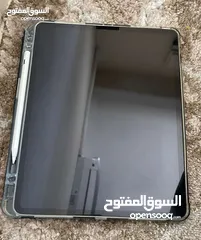  8 ايباد برو الجيل 5  مستعمل بحاله الجديد