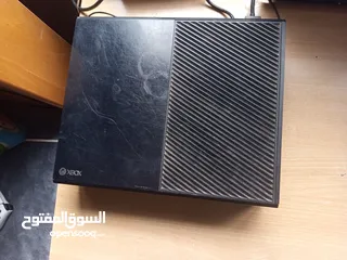  2 XBOX ONEمستعمل مع ايد والتانية هدية