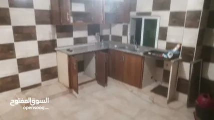  8 شقة طابق ثاني