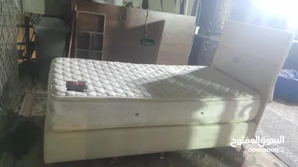  14 اثاث مستعمل مشكل وغرف نوم وكنب وخزائن وثلاجات ونثريات
