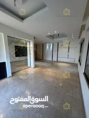  22 شقه فارغة - الرابية - 3نوم1ماستر - 200م - مطلة - قريبة من الخدمات العامة