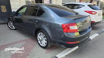  5 سكودا اوكتافيا 1400 تيربو بنزين بحالة الوكاله مفتاحين شركه عداد اصلي 103 الاف جنط 17