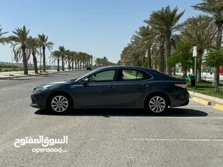  3 Toyota Camry LE Hybird 2020 (Grey)