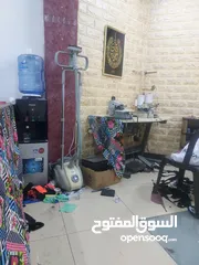  2 مخيطه ودراي كلين للبيع مع كامل معداتها في موقع مميز في الهاشمي الشمالي