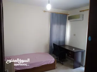  2 شقة مفروشة للإيجار في إربد – موقع مميز قرب مجمع عمان الجديد مناسبة للطلاب أو الطالبات