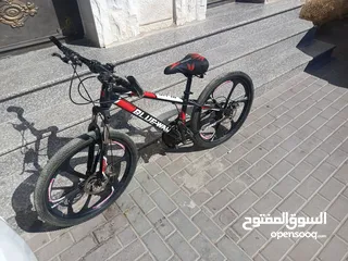  1 بسكليت امريكي جنط 24 نوعية BLUEWAY شفرات للبيع بحالة الوكالة قابل للتفاوض موجود ب ام نوارة
