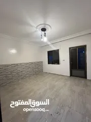  9 عماره تتكون من 8 شقق فاخره للبيع