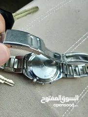  5 ساعتين للبيع ساعه بحالة جيدة