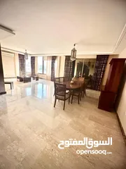  1 شقة طابق اخير مع رووف