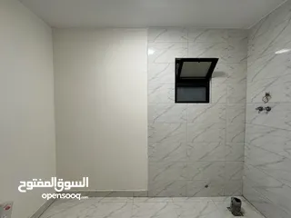  22 شقه شبه ارضي مميزة مساحة 240م مع تراس 200م بسعر مميز (مشروع 112)