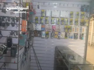  3 محل تلفونات للبيع  داخل  سوق في شميله  والسعر عرطه  مدفوع إيجار  سنه