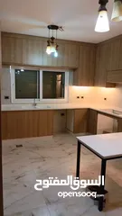  12 شقه فارغه فاخره ومميزه جدا  سوبر ديلوكس للايجار لم تسكن بعد التجديد نهائيا 200متر