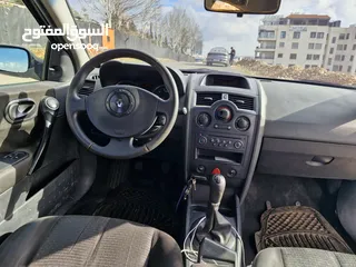  22 Megan 2 Hatchback 1.4 لنجكشن جير عادي. بحالت ممتازه جدا. موديل 2004