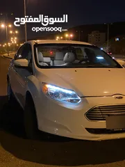  5 فورد فوكس كهرباء 2015 نظيفة جداً للبيع بسعر ممتاز