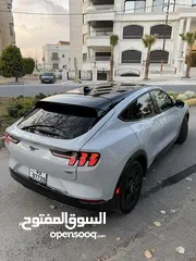  2 Ford Mustang Mach-e California route          98kwh ( بطارية كبيرة)