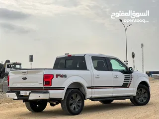  2 فورد F-150 سبورت 2018 بحادث بسيط