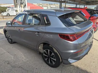  10 BYD E2 Luxary 2023 zero