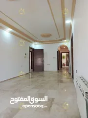  1 شقة مميزة - الجبيهة - 3نوم1ماستر - 220م - بلكونتين بإطلالــــه مميزة - قرب الخدمات العامة