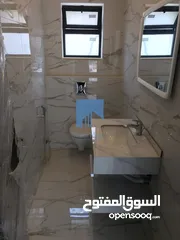  3 شقة أرضية فاخرة للبيع في الجندويل 130م مع ترس 40م تشطيب سوبر ديلوكس لم تسكن