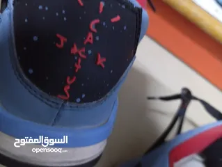  11 أحذية فيتنامية