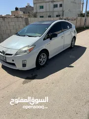  3 تويوتا بريوس