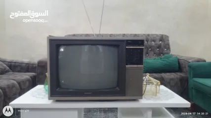  2 تلفزيون قديم انتيكة