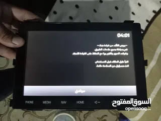  1 شاشه سيارة  شغاله ميه ميه بلتوث  بس ناقصه الكبل فقط وشغاله الصوره موجوده