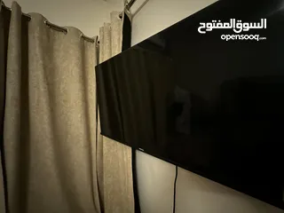  1 شاشه هايسنس 43 بوصه اخذتها من 6 شهور من اكسترا