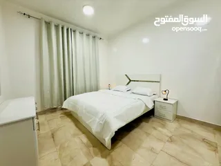  10 F3  /  غرفة وصالة - قريب من الحوت وهاشم  هايبر ماركت -  ايجار شهري  - شامل جميع الفواتير -  الروضة 3