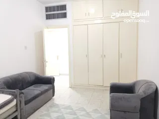  7 غرفه عاديه ، وغرفه مجلس كبيره للايجار