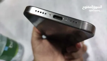  4 15 pro معاه كرتونته بحال الوكالة بطارية88 128 جيجا