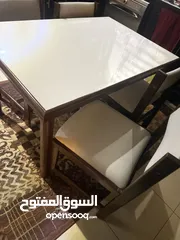  3 طاولة مع 4 كراسي