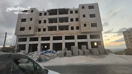  2 محل مميز للأجار، بجانب الشارع الرئيسي و جامعة بيرزيت، 74 متر (محل و سدة)، الارتفاع 6 متر/ 10 * 3.7 م