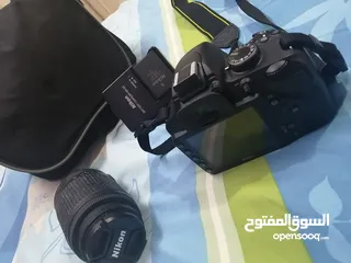  1 كاميرا نيكون3200 D للبيع
