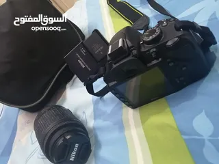  1 كاميرا نيكون3200 D للبيع