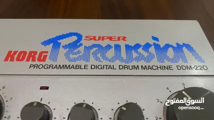  4 جهاز KORG DDM-220 هو من أشهر آلات الطبول الرقمية القابلة للبرمجة التي أُطلقت في الثمانينيات.