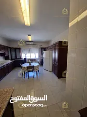  13 شقة فارغة - شارع مكة - 3نوم 1ماستر - 268م - بإطلالــــه مميزة - قرب الخدمات العامة