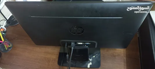  6 جهاز PC نوع محطة عمل Workstation موديل HP Z440 مع الشاشة والماوس والكيبورد وحافظ الطاقة الكهربائية
