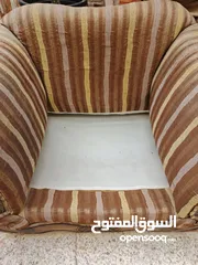  23 كنب كلاسيك للبيع من اربع قطع مناسب لصالون ومناسب غرفة جلوس ومناسب لغرفه ضيوف خشب اوزان ابيض