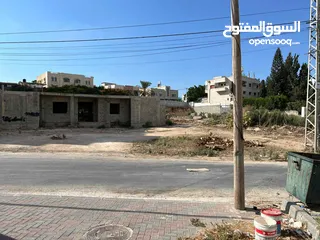  1 فرصه استثمارية  ارض على شارعين عليها. مبنى  224م2 ورخصه لبناء خمس طوابق