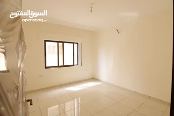  11 شقة طابق ارضي مع ترس على مستوى الشارع في ابو نصير  