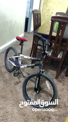  4 بسكليت.  دراجه هوائيه