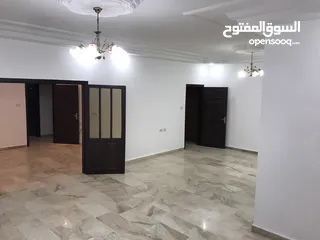  5 شقة طابقيه ارضيه للبيع في خلدا قرب دوار السكر
