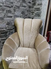  3 طقم كنت تفصيل لون بيج معرق كامل للبيع كامل 11 مقعد مع مساند استعمال عرسان  استعمال اقل من سنة