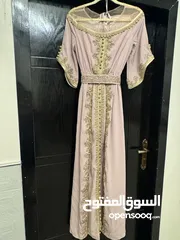  2 قفطان نسائي فخم من تصميم مصمه سعوديه استعمال مرتين
