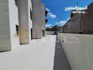  3 شقة مع حديقة للبيع في عبدون بمساحة بناء 215م