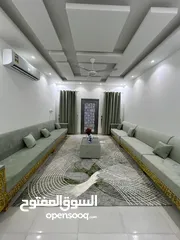  5 منزل جميل للبيع العامرات مدينة النهضة 7-1 بالقرب من الخدمات فرصة للشراء