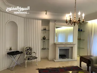  8 شقة مفروشة شرحه و مميزه في عبدون مساحة 250 متر